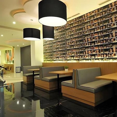 Clay Hotel Jakarta Jacarta Exterior foto