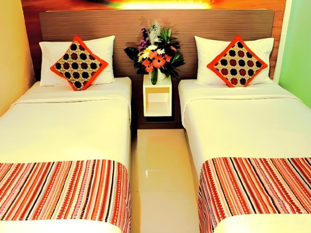 Clay Hotel Jakarta Jacarta Exterior foto