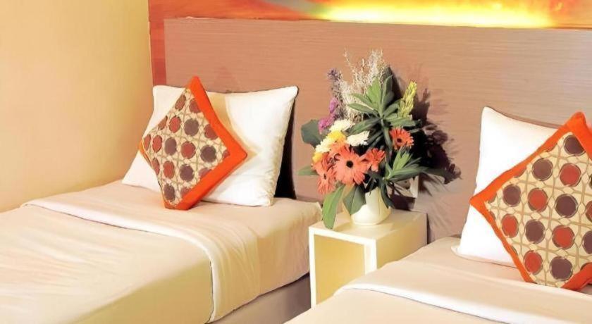 Clay Hotel Jakarta Jacarta Exterior foto